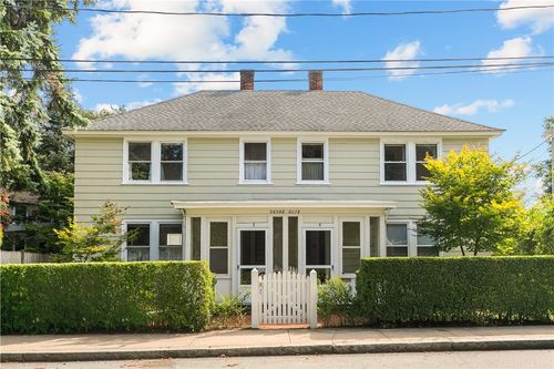 3-3 Dyers Gate, Newport, RI, 02840-1518 | Card Image