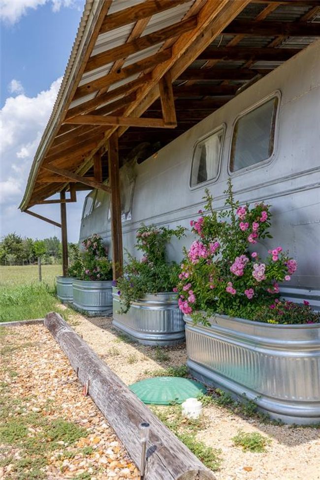 3643 Noak Rd, Home with 6 bedrooms, 4 bathrooms and null parking in Round Top TX | Image 18