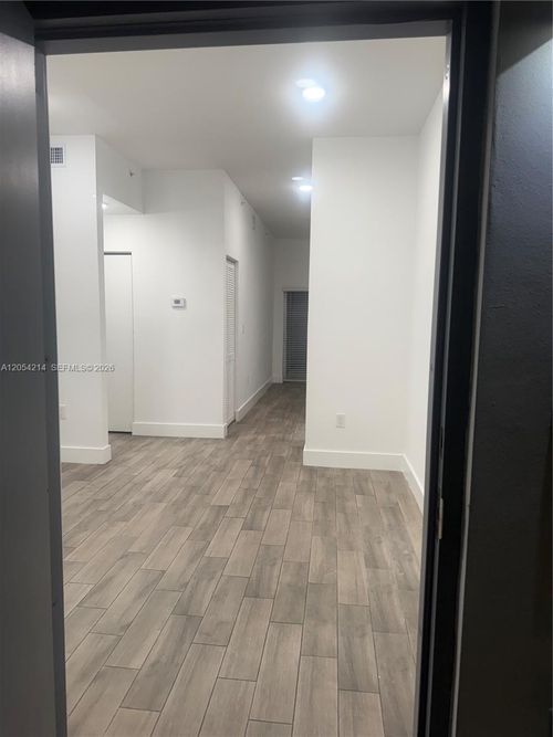 101-486 E 30th St, Hialeah, FL, 33013-3294 | Card Image