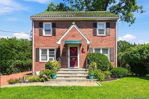 34 Keats Ave, Hartsdale, NY, 10530-1115 | Card Image