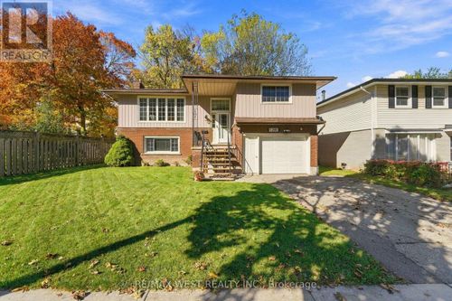 1380 Queen'S Boulevard, Kitchener, ON, N2M1C8 | Card Image