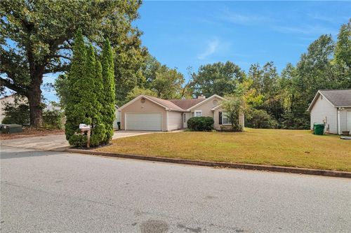 5471 Fox Valley Ln, Stone Mountain, GA, 30088-2619 | Card Image