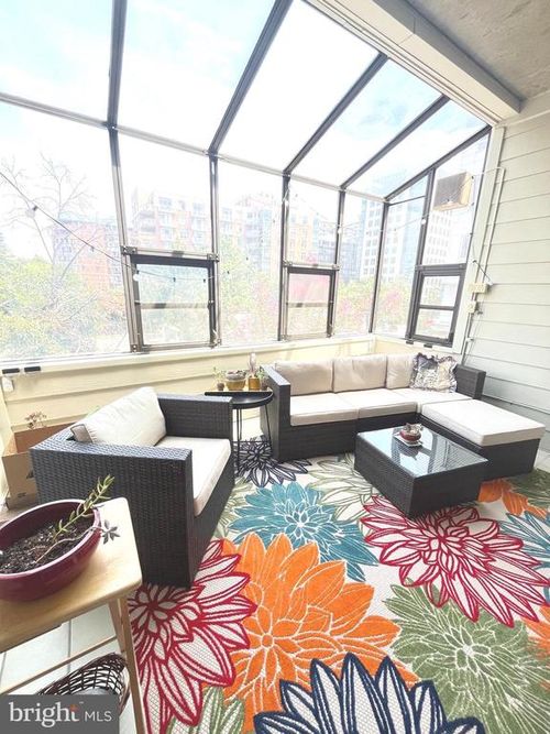 apt-300-1020 N Stafford St, ARLINGTON, VA, 22201-4634 | Card Image
