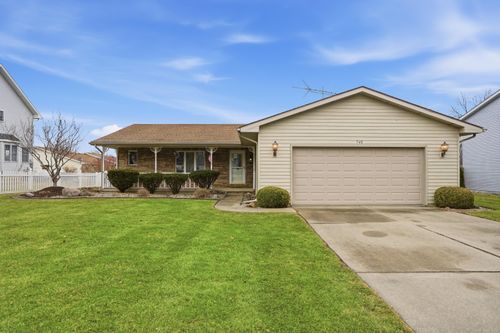 740 Meadow Ln, Crown Point, IN, 46307-2975 | Card Image