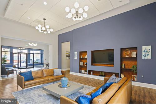 apt-407-301 W Franklin St, BALTIMORE, MD, 21201-4629 | Card Image