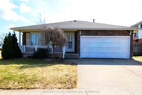 3 College Park Dr, Welland, ON, L3C6Z6 | Card Image