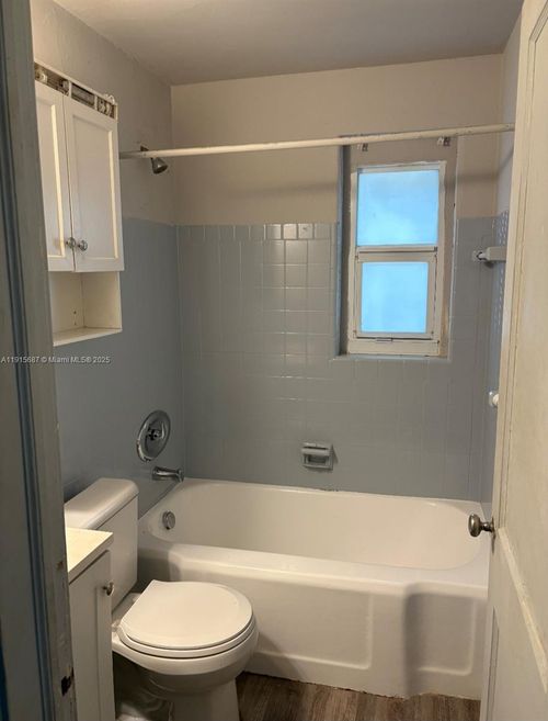 apt-2-970 Sw 7th St, Miami, FL, 33130-3218 | Card Image