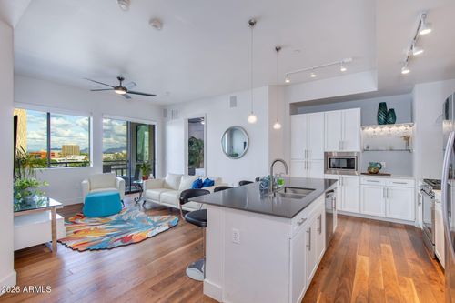 6010-3131 N Central Ave, Phoenix, AZ, 85012-2789 | Card Image