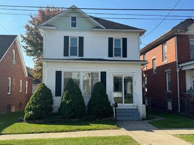 302 Magnolia Avenue, House other with 3 bedrooms, 1 bathrooms and 3 parking in Clarksburg WV | Image 1