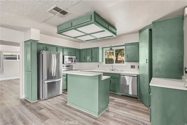 26865 Elizabeth Lake Rd, House other with 2 bedrooms, 2 bathrooms and 2 parking in Lake Hughes CA | Image 18