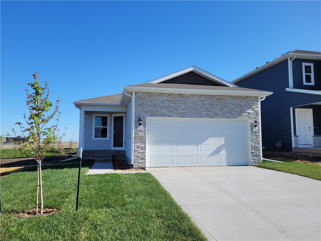 Williamsburg Ln, Waukee, IA 50263