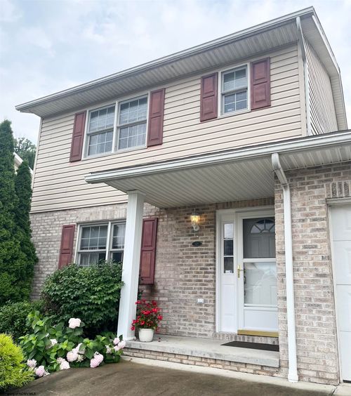 121 Donna Ave, Morgantown, WV, 26505-2884 | Card Image