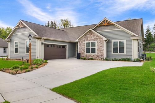 2986 Gateway Avenue, Hartford, WI, 53027 | Card Image
