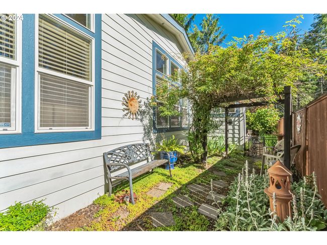 68938 E Cedar Hill Loop, House other with 3 bedrooms, 2 bathrooms and 2 parking in Welches OR | Image 20