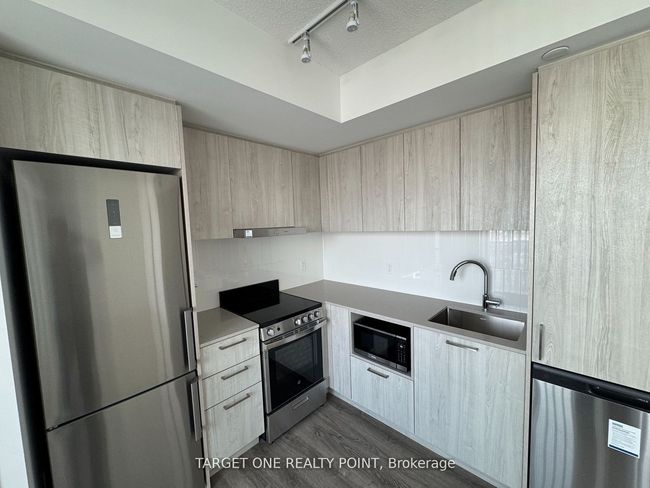 4012 - 195 Commerce St, Condo with 0 bedrooms, 1 bathrooms and null parking in Vaughan ON | Image 6