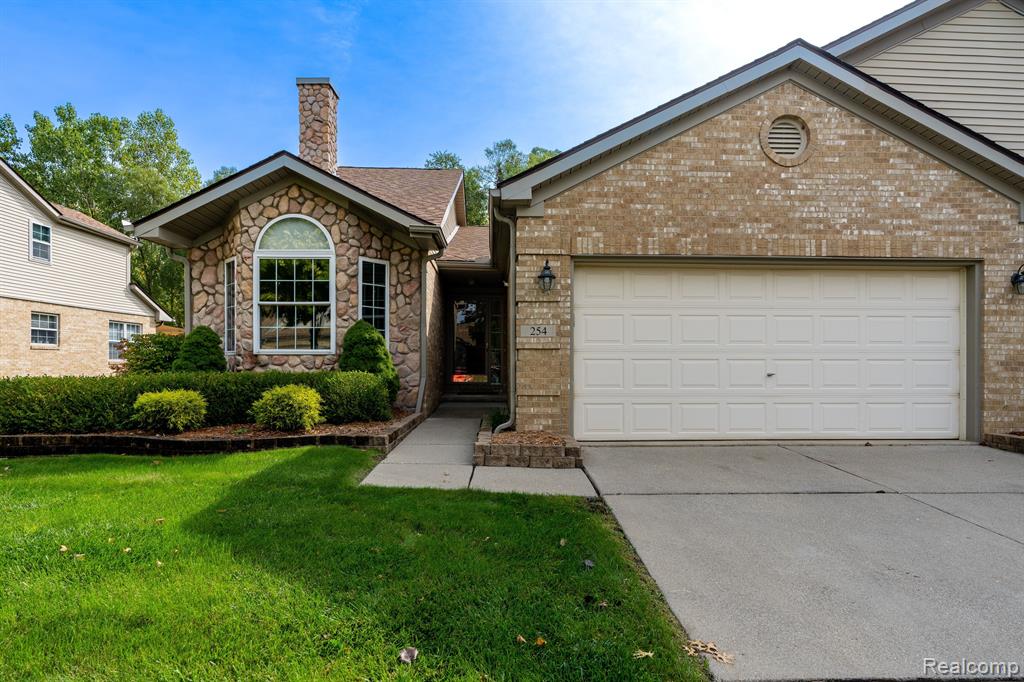 Cherry Hill Pointe Dr, Canton, MI 48187