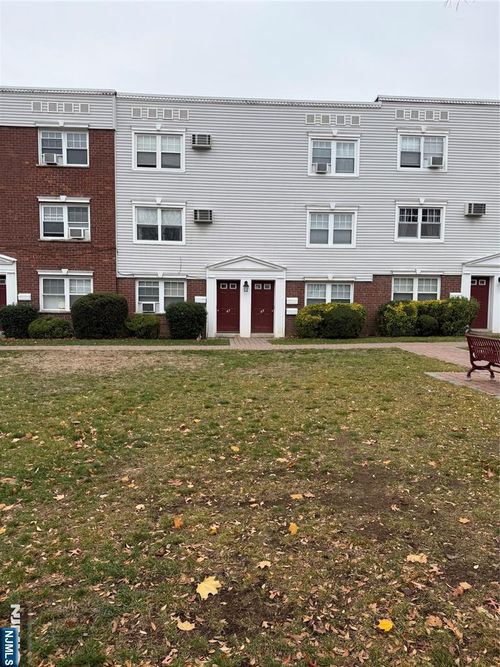 49 Hastings Ave, Rutherford, NJ, 07070-1801 | Card Image