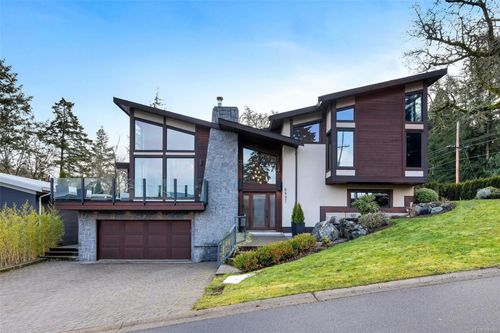 6897 Mckenna Crt, Brentwood Bay, BC, V8M1J2 | Card Image