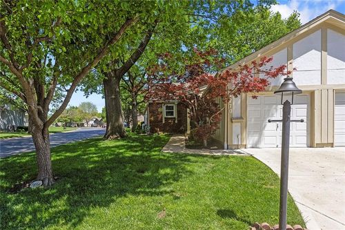 7270 Mastin St, Merriam, KS, 66203-4606 | Card Image