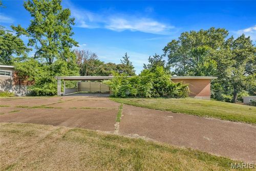 2431 Trossock Ln, Kirkwood, MO, 63122-5023 | Card Image