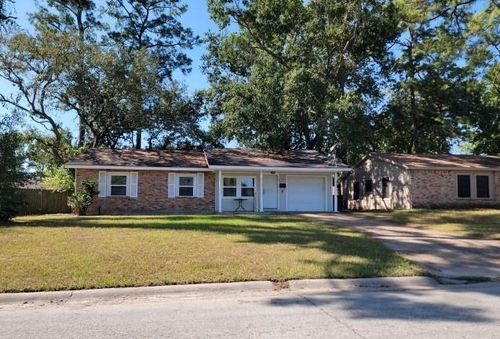 10535 Hollyglen Dr, Houston, TX, 77016-3317 | Card Image