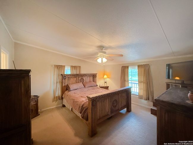 227 River Bluff Dr, House other with 5 bedrooms, 3 bathrooms and null parking in Lytle TX | Image 20