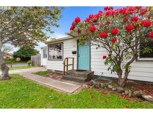 993 Salmon Ave, Coos Bay, OR, 97420-3173 | Card Image