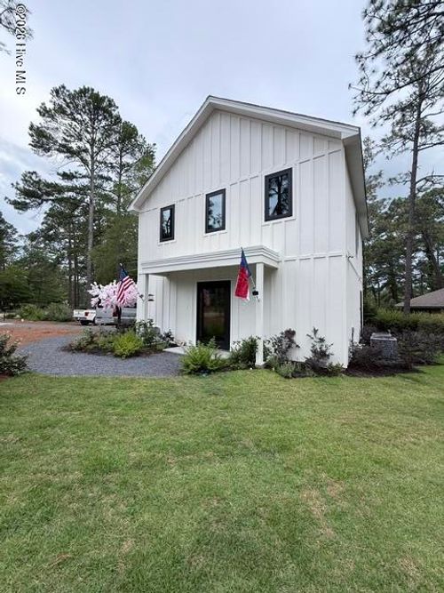 5 Lake Hills Rd, Pinehurst, NC, 28374-9627 | Card Image