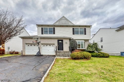 42 Nugent Dr, Clifton, NJ, 07012-1715 | Card Image