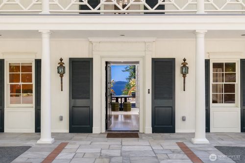 72 Olympic Dr Nw, Shoreline, WA, 98177-8008 | Card Image