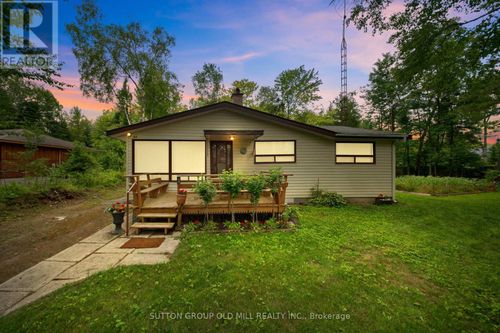 42 55th St S, Wasaga Beach, ON, L9Z1W9 | Card Image