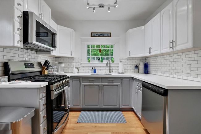 185 E Chester St, House other with 3 bedrooms, 2 bathrooms and 1 parking in Kingston NY | Image 9