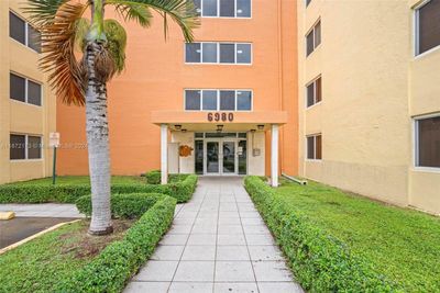 3-126 - 6980 Nw 186th St, Condo with 1 bedrooms, 1 bathrooms and null parking in Hialeah FL | Image 3