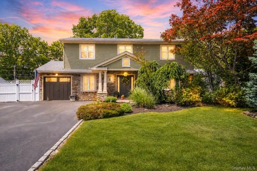17 Leslie Ln, Smithtown, NY, 11787-2318 | Card Image