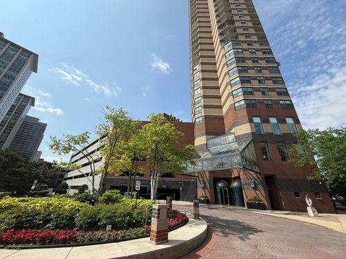apt-1309-3660 N Lake Shore Dr, Chicago, IL, 60613-5307 | Card Image
