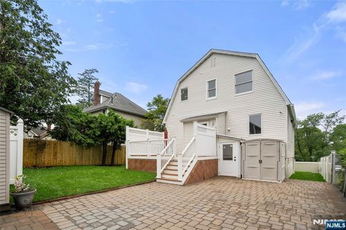 174 Pleasant Ave, Bergenfield, NJ, 07621-3226 | Card Image