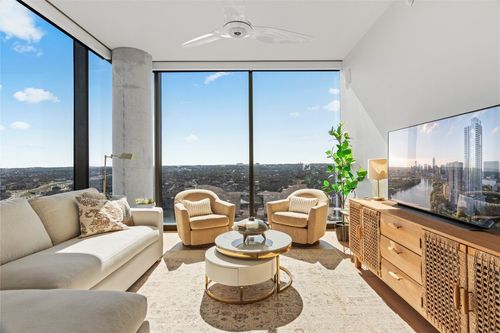 2310-44 East Ave, Austin, TX, 78701 | Card Image