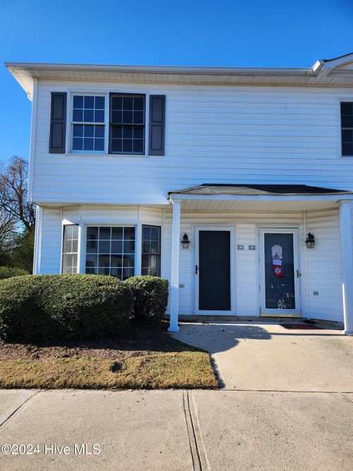 f1-3812 Sterling Pointe Dr, Winterville, NC, 28590-8819 | Card Image