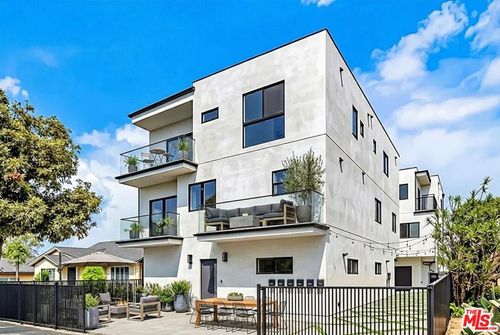4701 Saturn St, Los Angeles, CA, 90019-5852 | Card Image