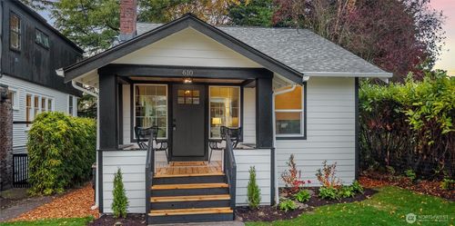 610 W Halladay St, Seattle, WA, 98119-2529 | Card Image