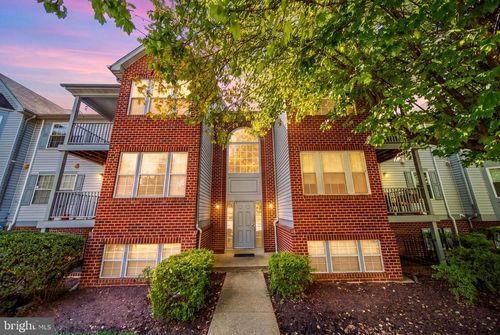 301-2030 Alice Ave, OXON HILL, MD, 20745-3575 | Card Image