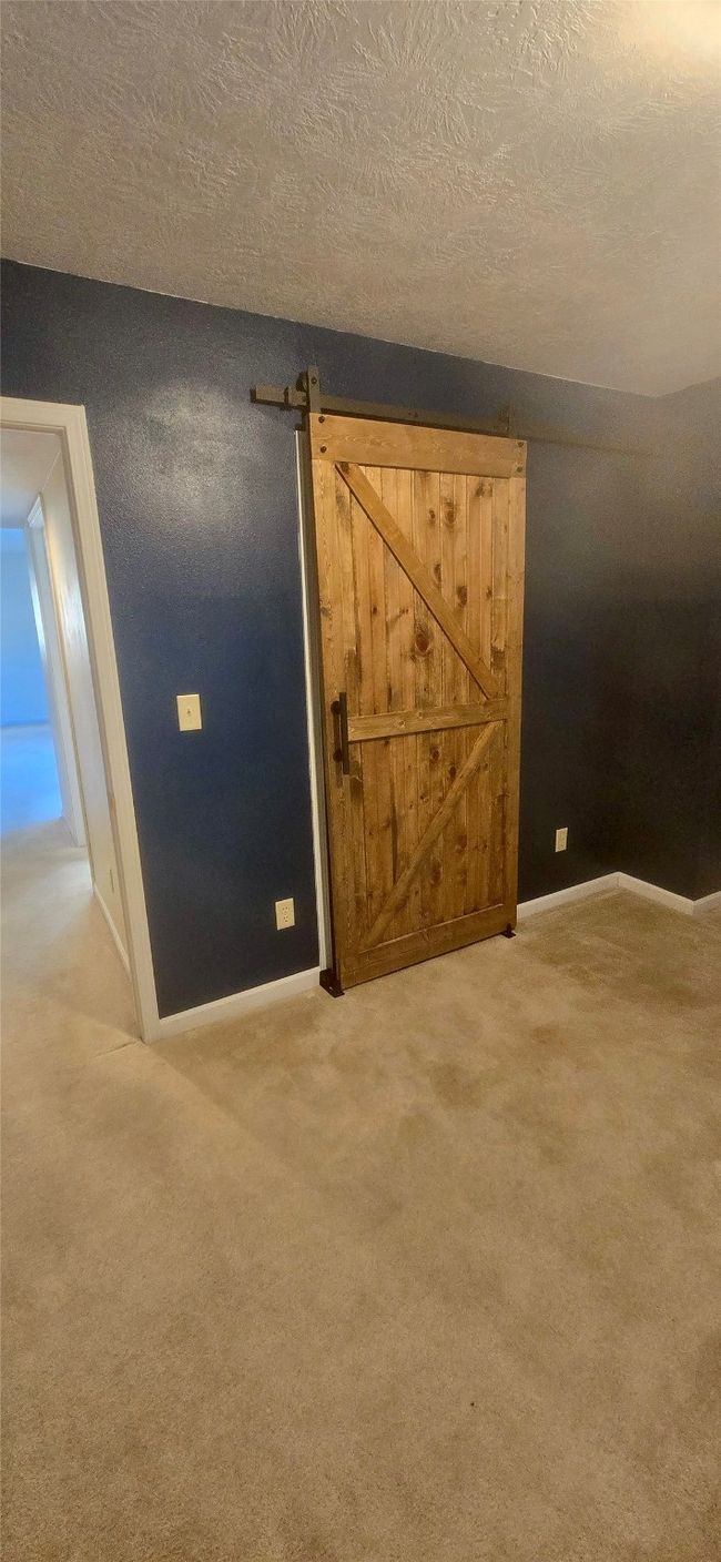 View of interior details | Image 35