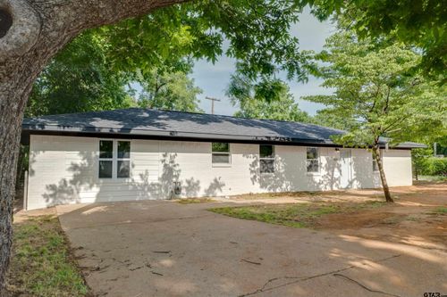 800 N Tennessee St, Palestine, TX, 75801-7552 | Card Image