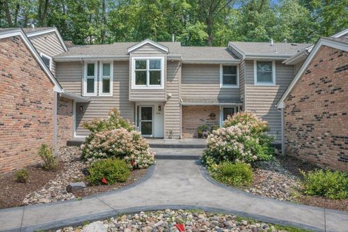 8781 Basswood Rd, Eden Prairie, MN, 55344-7403 | Card Image