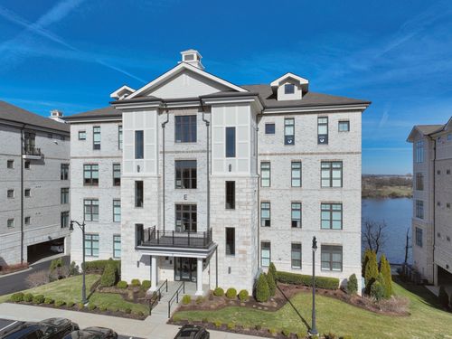 e-103-1024 Club View Dr, Gallatin, TN, 37066-1979 | Card Image