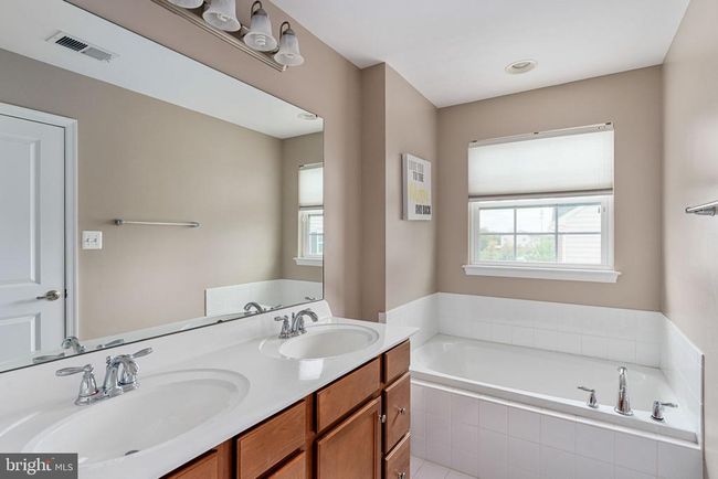 45955 Grammercy Ter, Townhouse with 3 bedrooms, 3 bathrooms and null parking in STERLING VA | Image 28