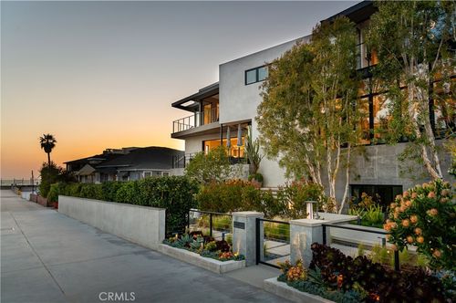 41 21st Ct, Hermosa Beach, CA, 90254-2809 | Card Image