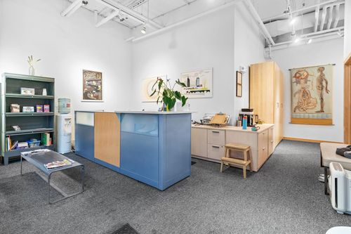 215 10th Ave S, Minneapolis, MN, 55415-1268 | Card Image