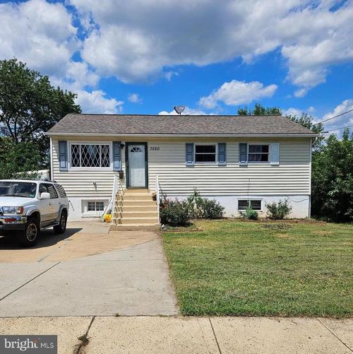 7520 Alleghany Rd, MANASSAS, VA, 20111-4147 | Card Image