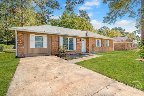216 Holiday Cir, Savannah, GA, 31419-9694 | Card Image